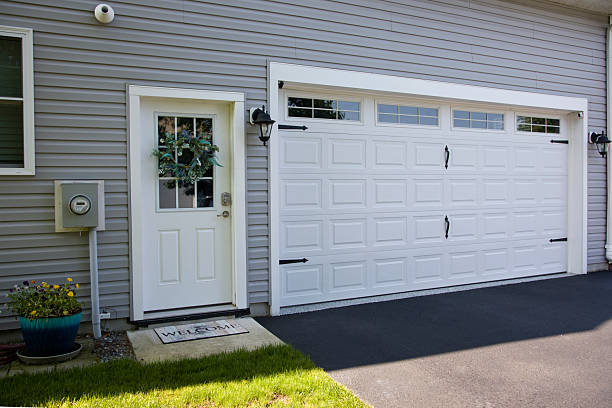 24/7 Emergency Garage Door Panel Replacement experts in Mahinahina, HI